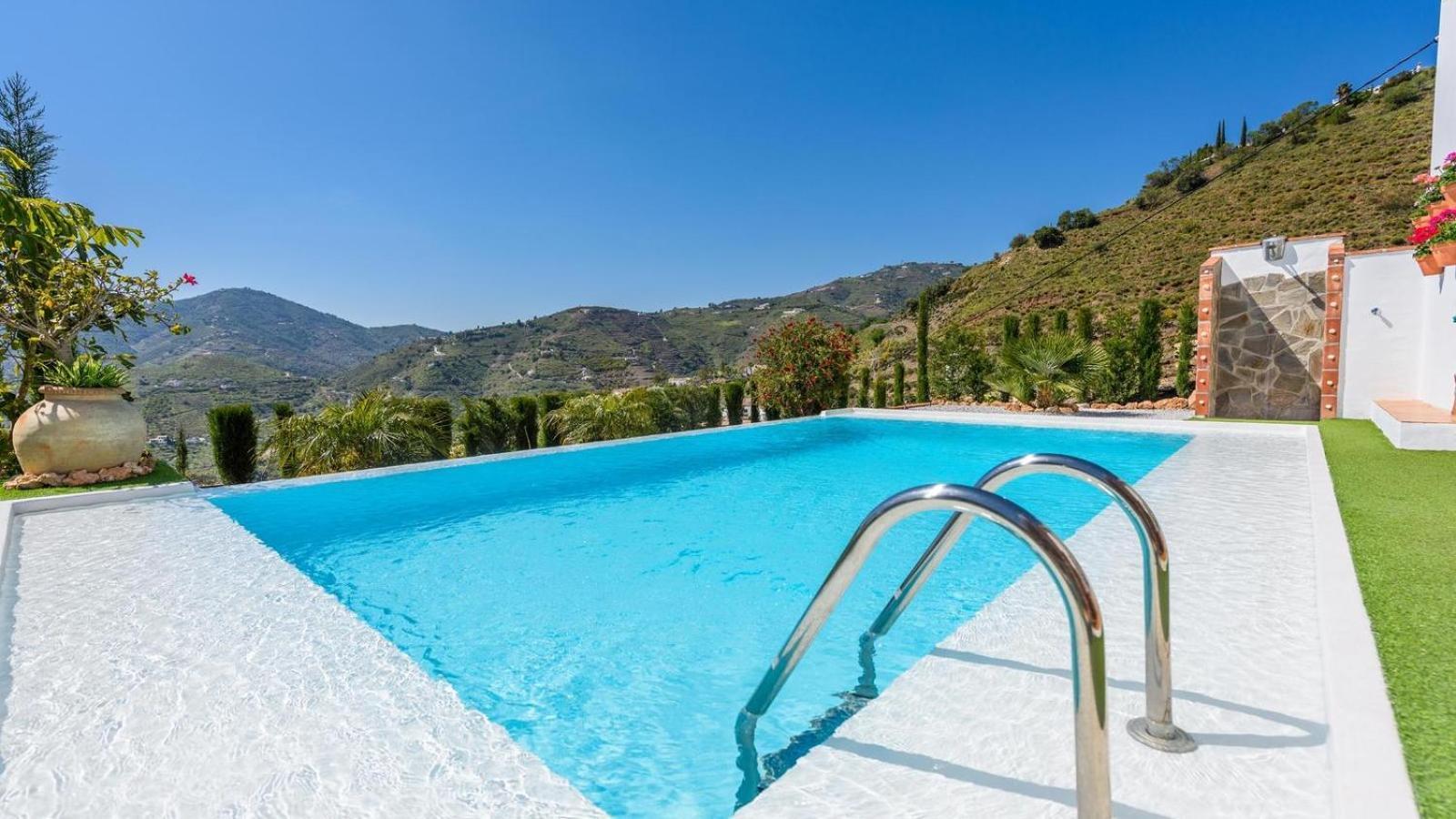 Villa Las Palmeras De Torrox By Ruralidays Eksteriør bilde